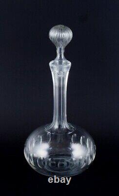 Danish glasswork, wine decanter in clear facet-cut glass. 1930s/1940s
